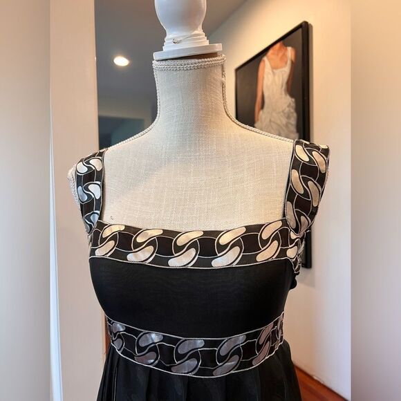 CHANEL Fall 2001 Black and White Pleated Silk Cocktail Dress - Picture 8 of 11